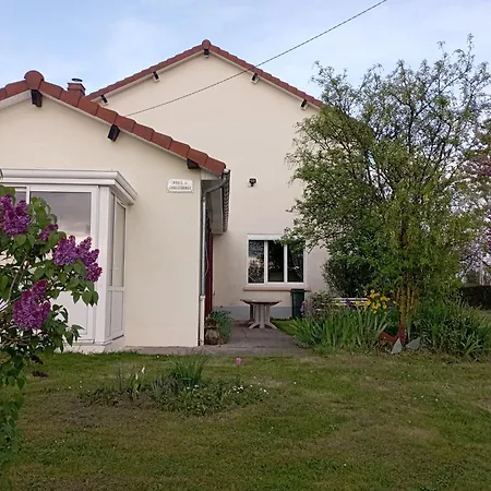 Aux Portes De L'argonne Vakantiehuis *